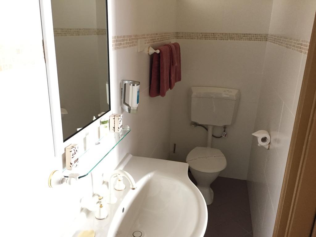 ليزمور New Olympic Motel الغرفة الصورة